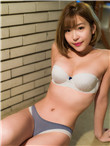 男主从小哄骗女主含h